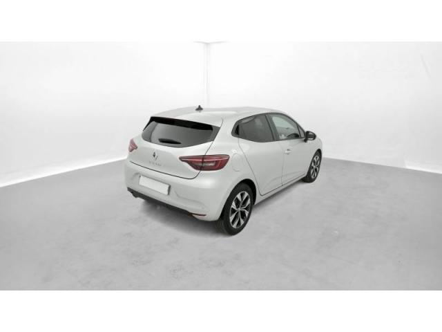 Clio image 3