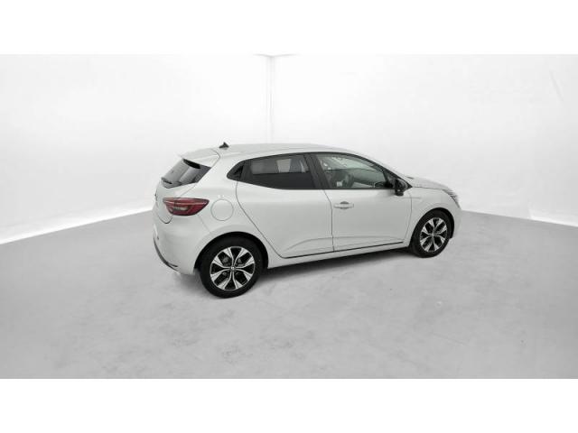 Clio image 8