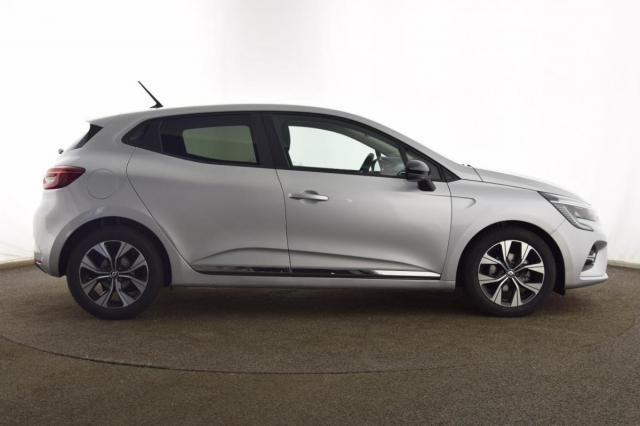 Clio image 5