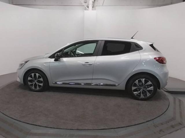 Clio image 9