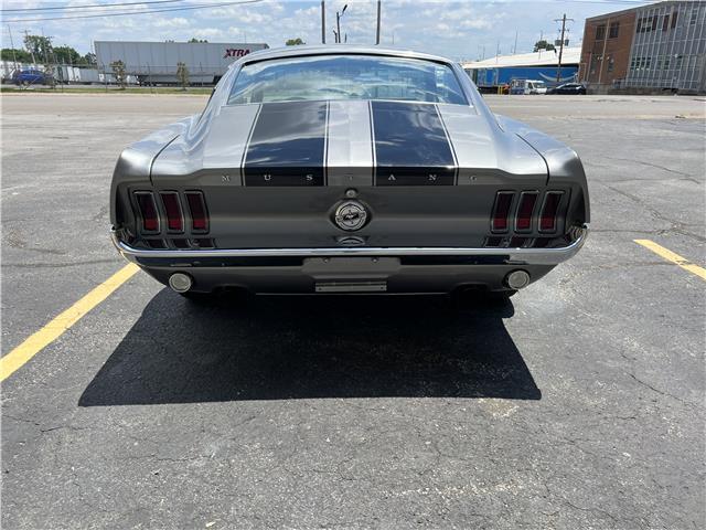 Mustang image 1