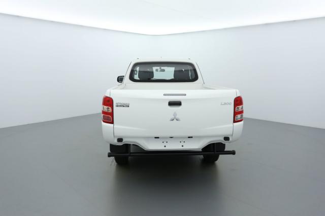 L200 image 1