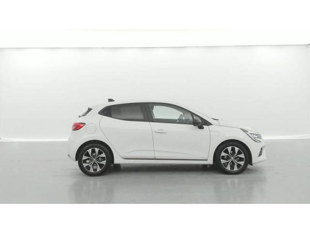 Clio image 6