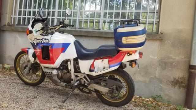 Africa Twin 750 Honda Bleu Blanc Rouge image 4