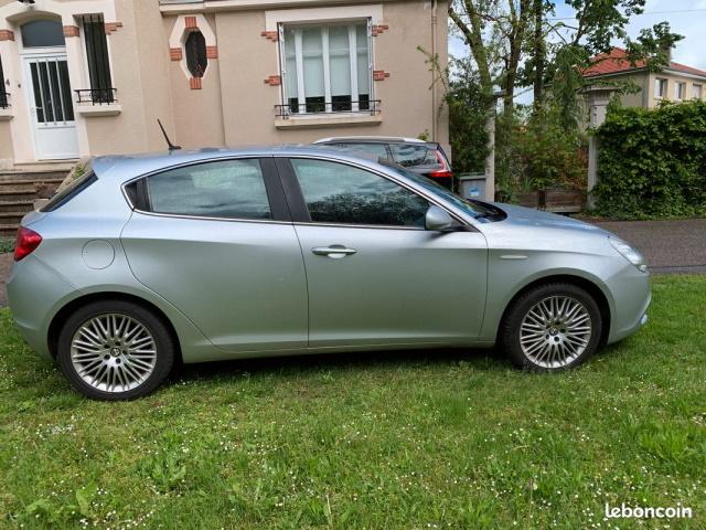 Alfa Romeo Giulietta image 1