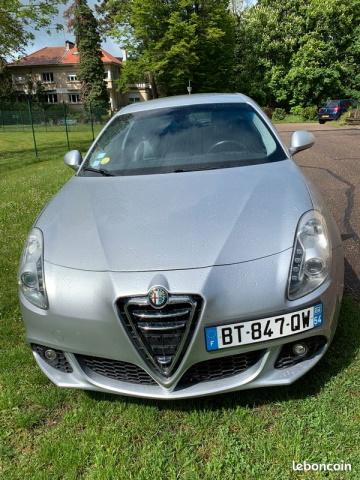 Alfa Romeo Giulietta image 8