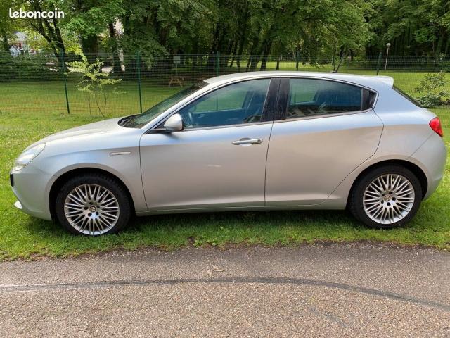 Alfa Romeo Giulietta image 3