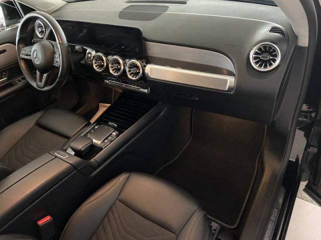 Mercedes Benz Glb image 2