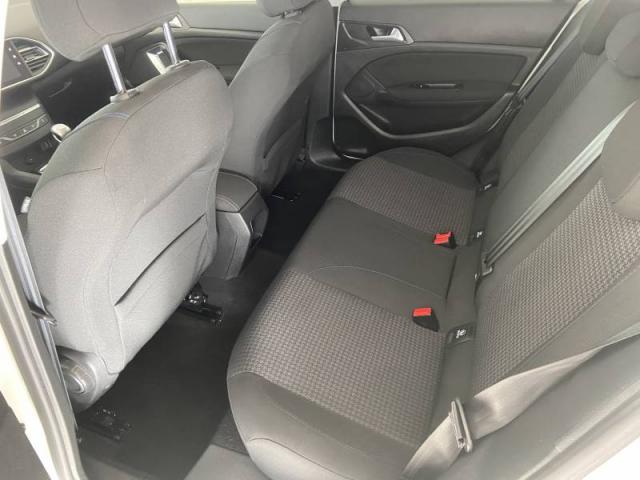 Peugeot 308 image 8