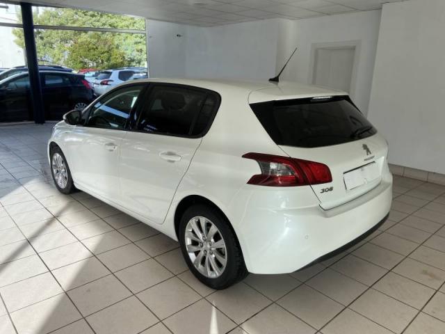 Peugeot 308 image 2