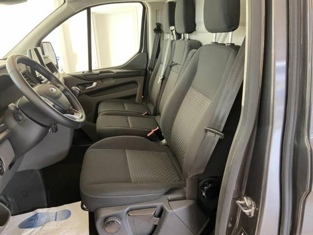 Ford Transit image 6