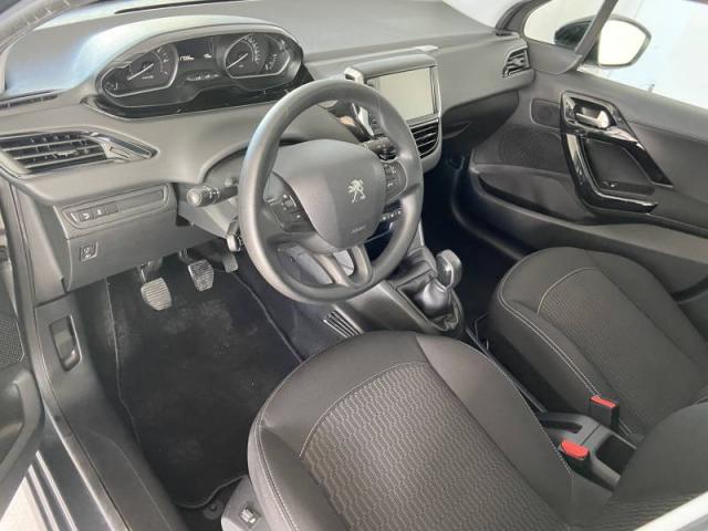 Peugeot 208 image 6