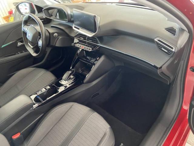 Peugeot 208 image 9