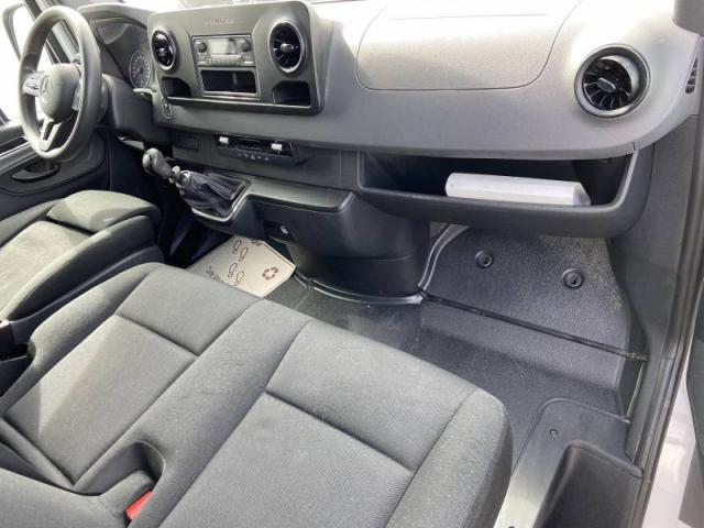 Mercedes Benz Sprinter image 7
