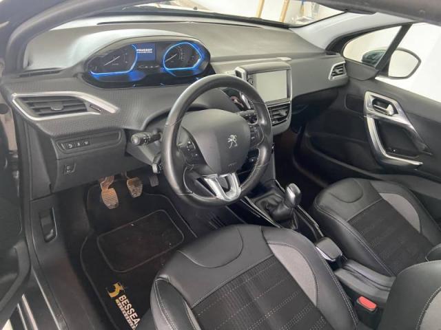 Peugeot 2008 image 8