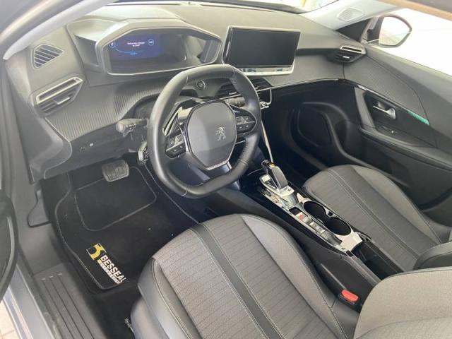 Peugeot 2008 image 9