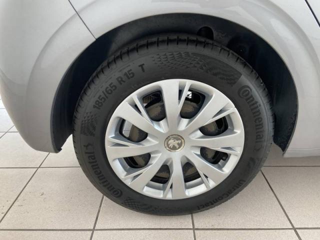 Peugeot 208 image 9