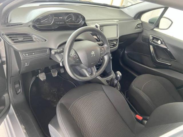 Peugeot 208 image 3