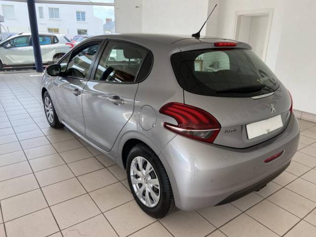Peugeot 208 image 8