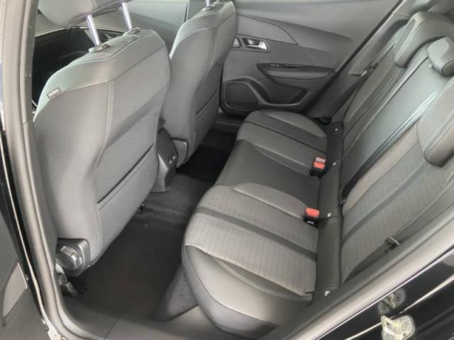 Peugeot 2008 image 2