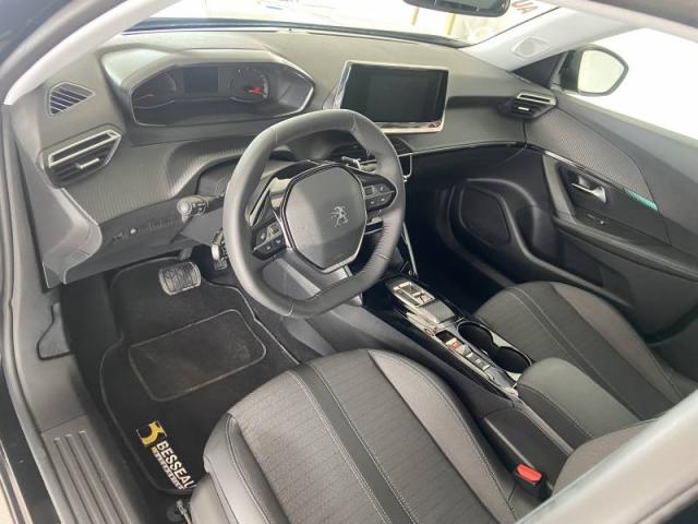 Peugeot 2008 image 1