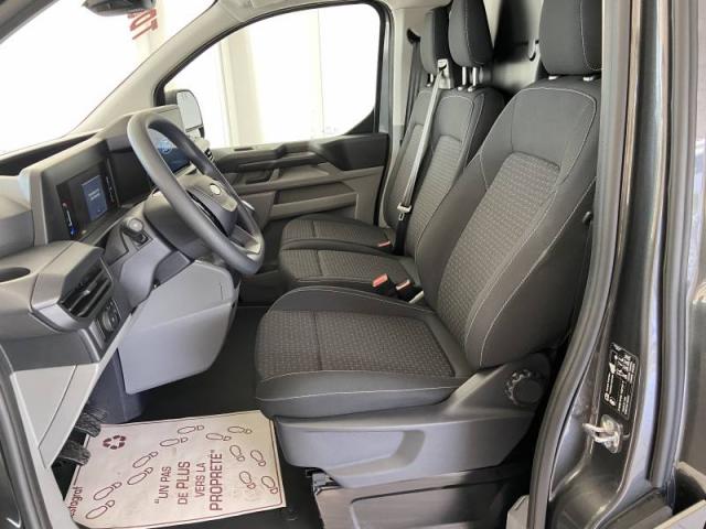 Ford Transit image 7