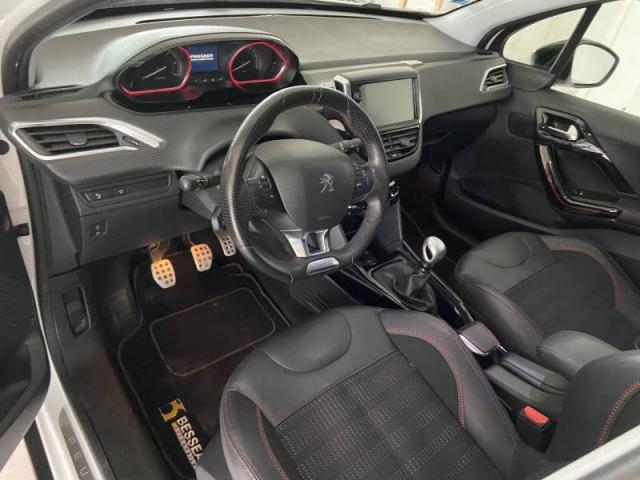 Peugeot 2008 image 4
