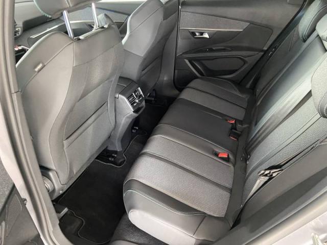 Peugeot 3008 image 2