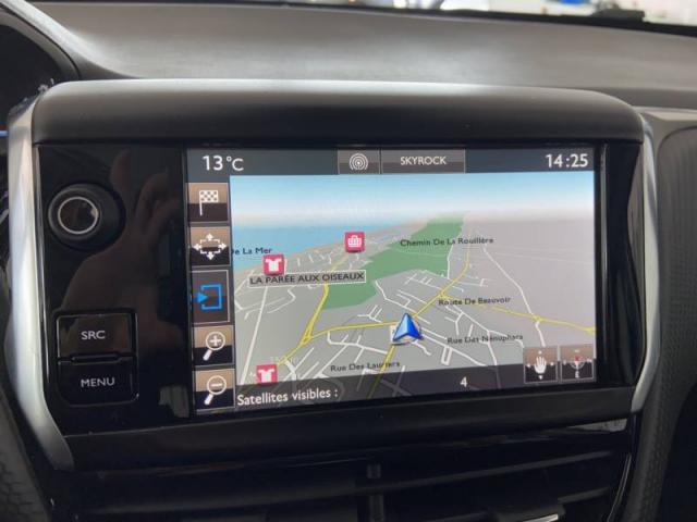 Peugeot 2008 image 2