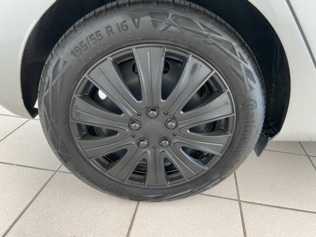 Ford Fiesta image 9