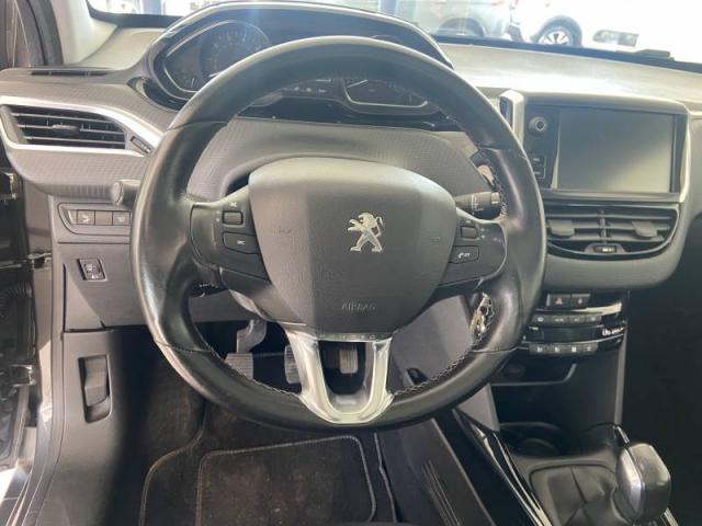 Peugeot 2008 image 8