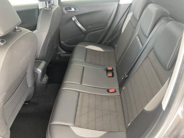 Peugeot 2008 image 2