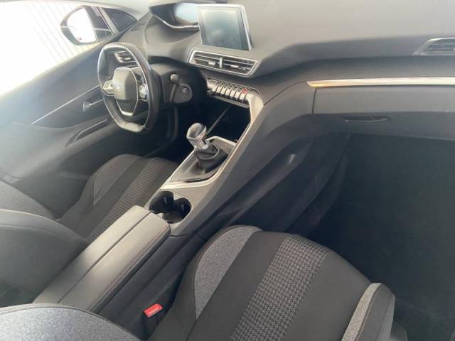 Peugeot 3008 image 8