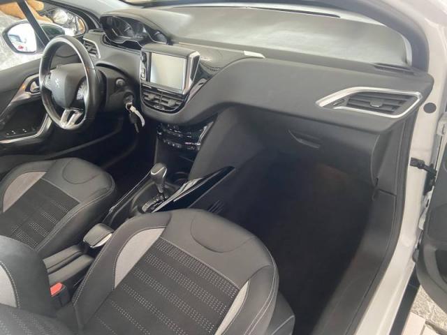 Peugeot 2008 image 3