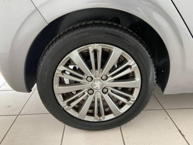 Peugeot 208 image 5