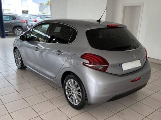 Peugeot 208 image 1