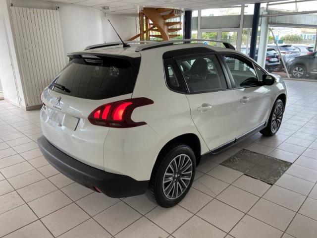 Peugeot 2008 image 8