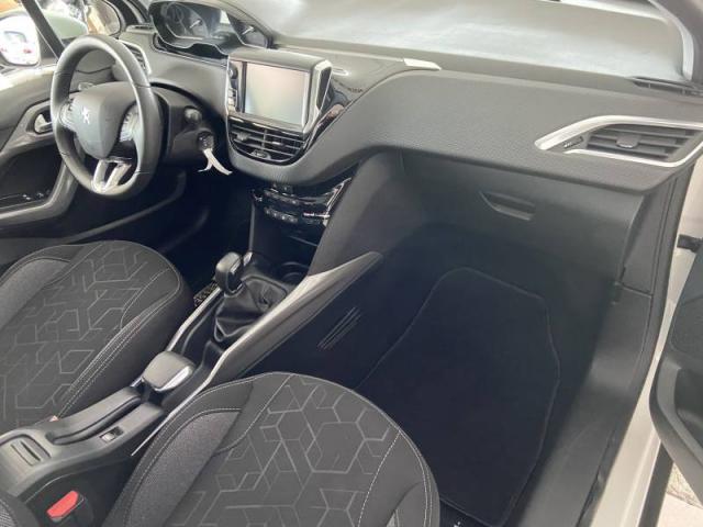 Peugeot 2008 image 7
