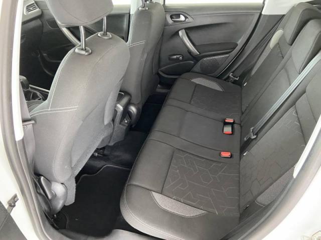 Peugeot 2008 image 2