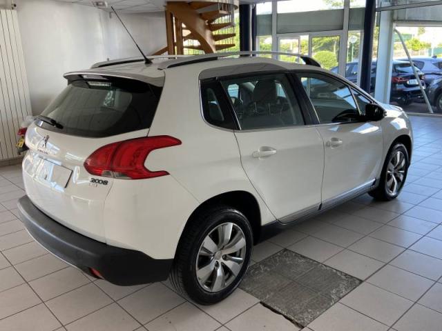 Peugeot 2008 image 3