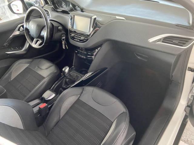Peugeot 2008 image 1