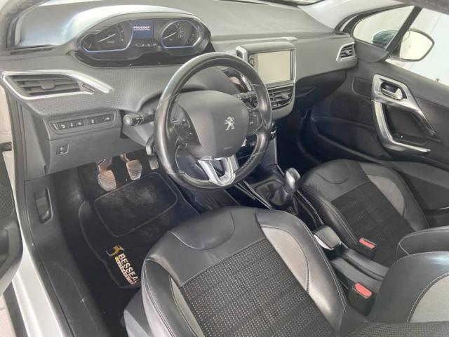Peugeot 2008 image 5