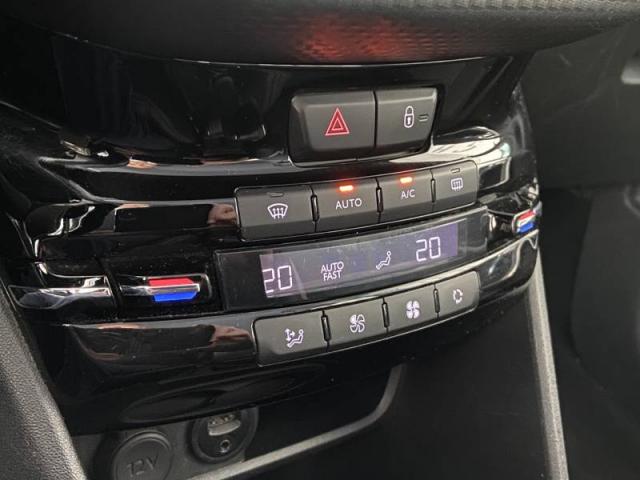 Peugeot 2008 image 6