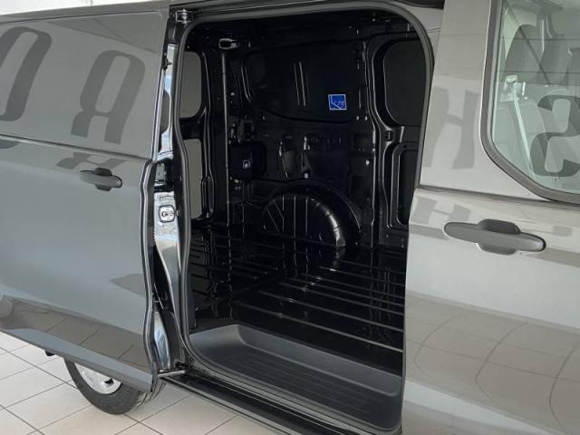 Ford Transit image 7