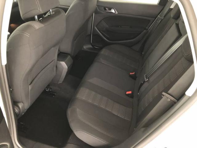 Peugeot 308 image 1