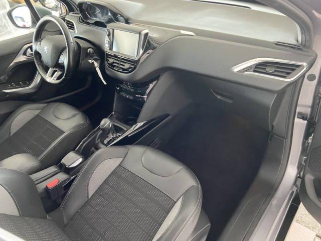 Peugeot 2008 image 6