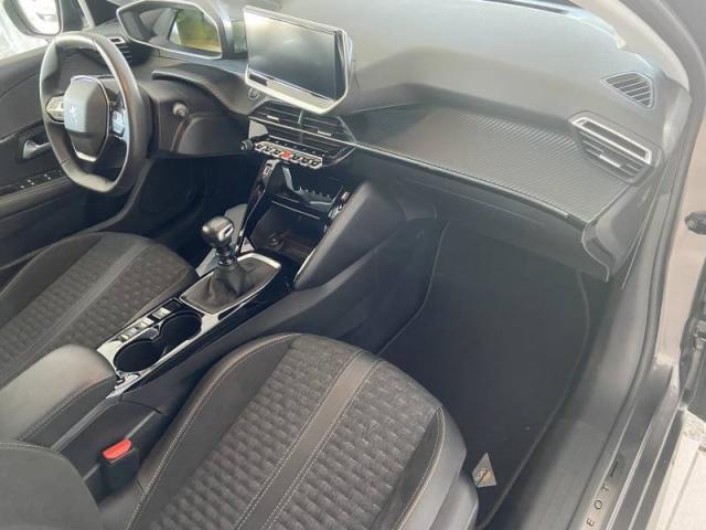 Peugeot 208 image 7