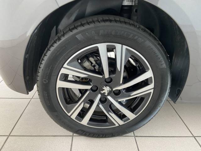 Peugeot 208 image 3
