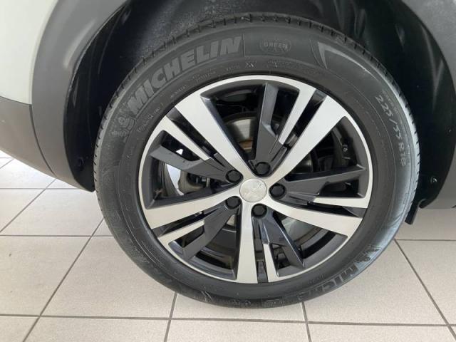 Peugeot 2008 image 2