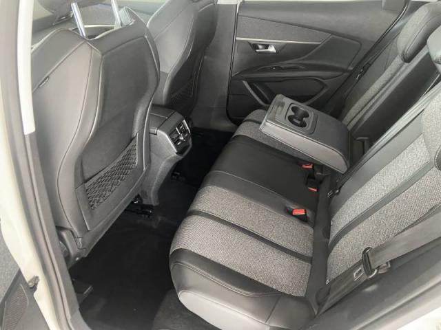 Peugeot 3008 image 2